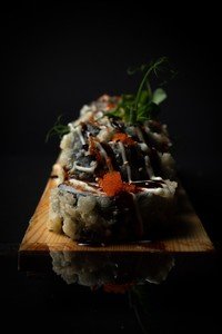 Seafood Tempura Sushi Roll (4 pc)